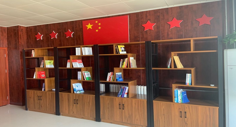 【能環(huán)熱力】“贈人玫瑰、手留余香”能環(huán)熱力開展員工自愿捐贈圖書活動 (2).jpg